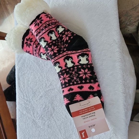 NWT Fleece Lined Slipper Socks by Ardene - Picture 1 of 7